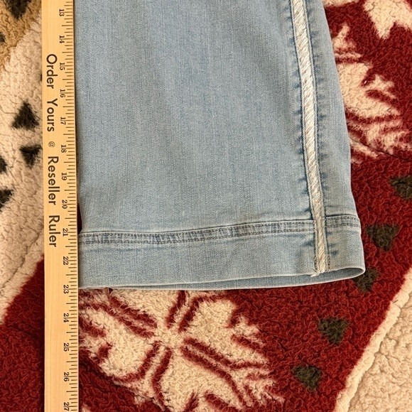Wit Wisdom Women's Light Wash Denim Wide Leg Cropped Jeans Size 8 Lace Trim - Picture 8 of 8